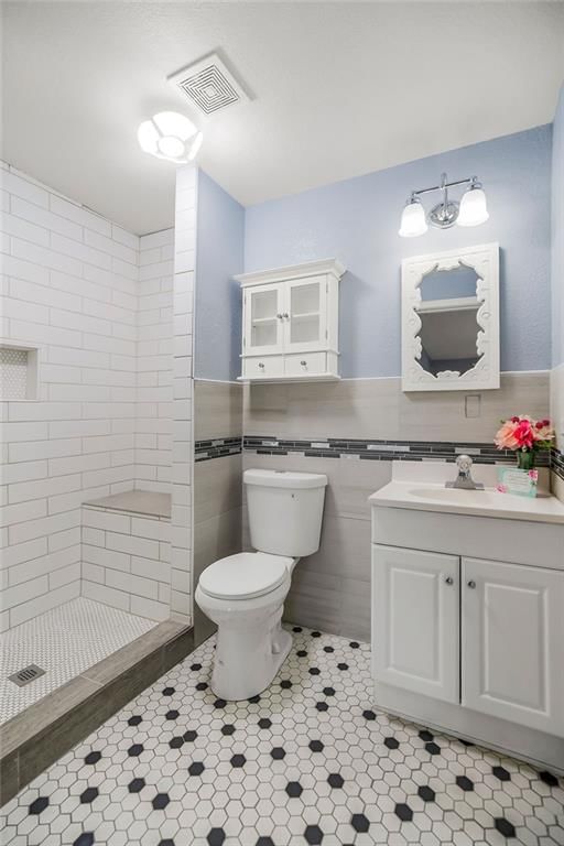 2112 E 36th Street — photo 10