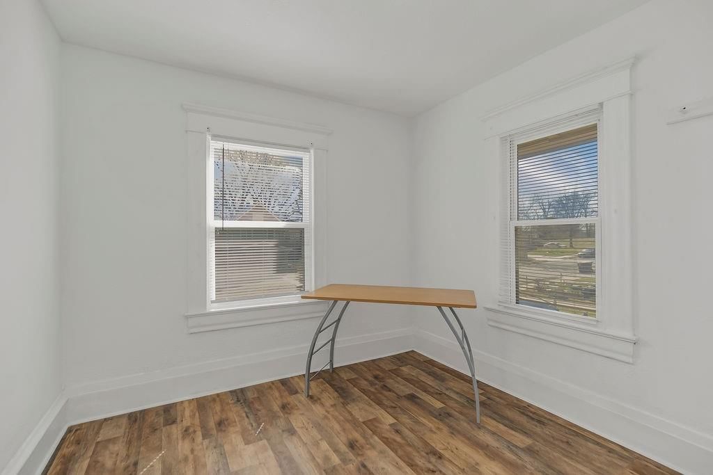2112 E 36th Street — photo 12