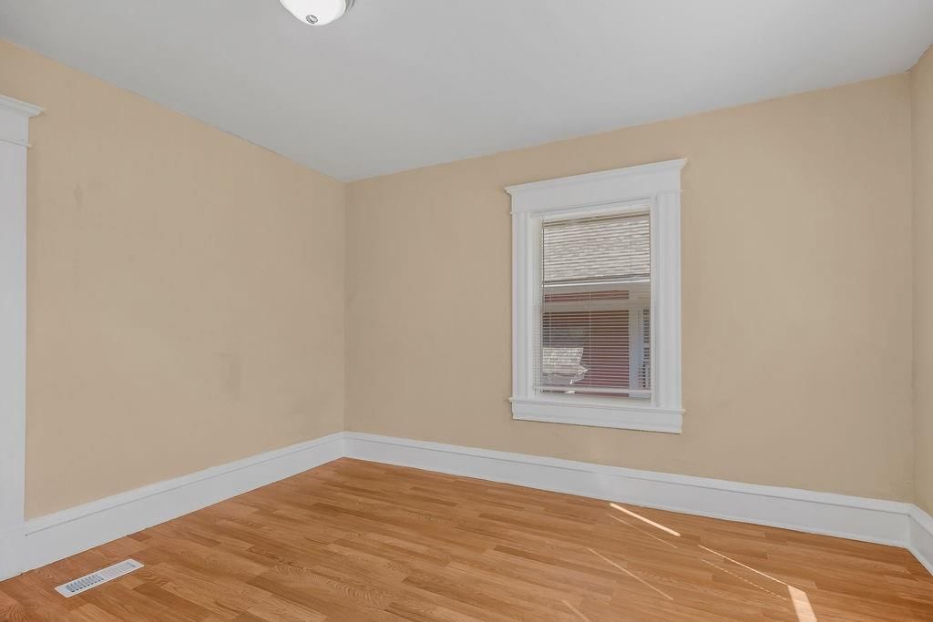 2112 E 36th Street — photo 13