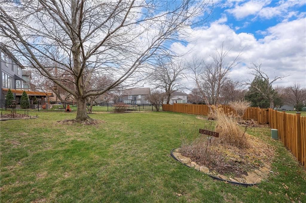 14416 Hemlock Street — photo 43