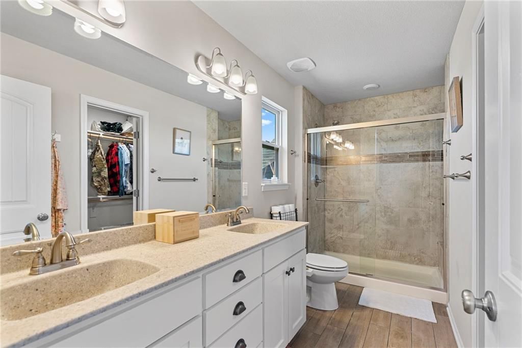 9504 N Lenox Place — photo 17