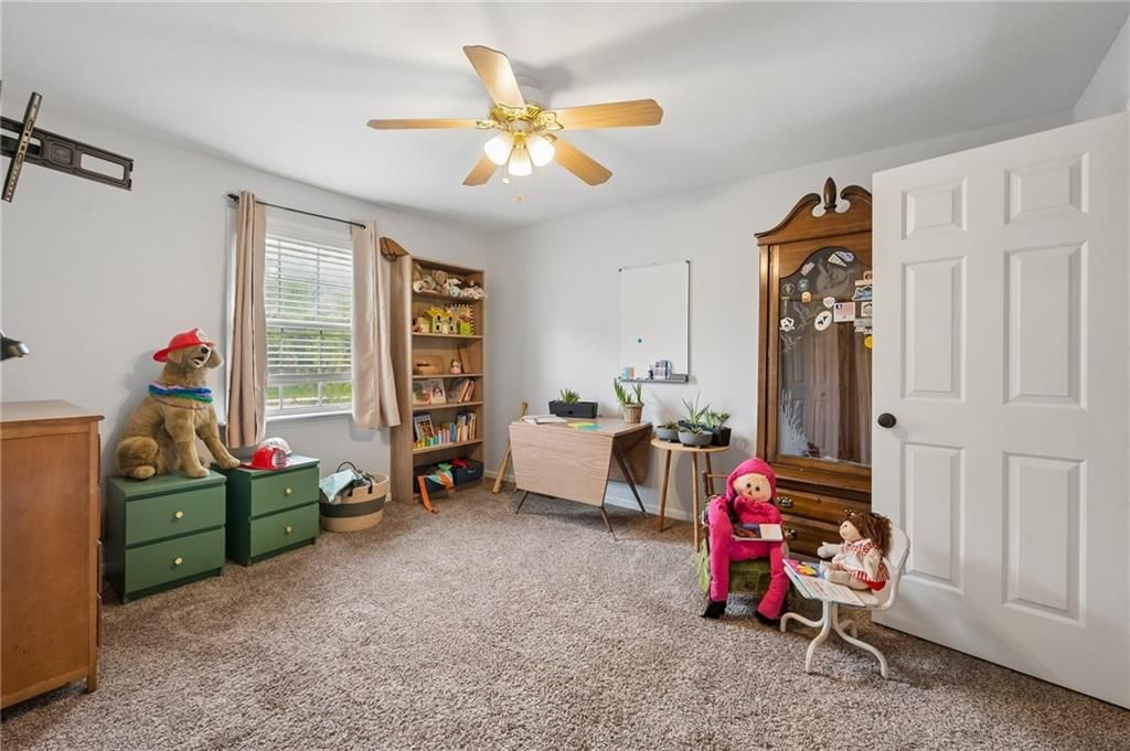 325 SE Canterbury Lane — photo 16