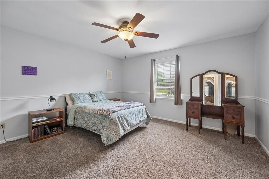 325 SE Canterbury Lane — photo 19