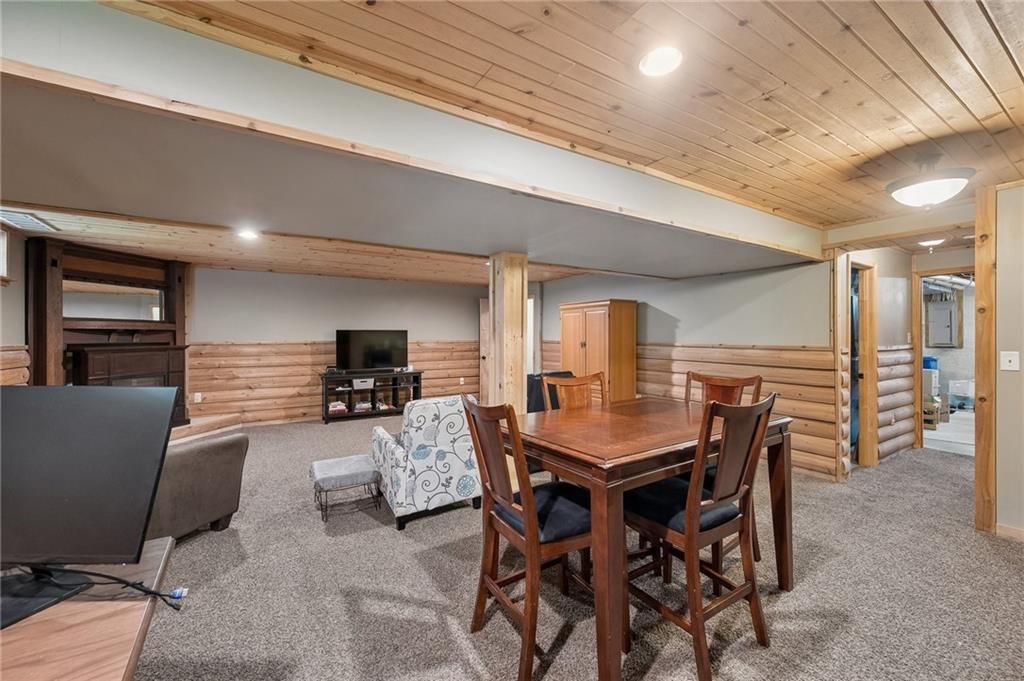 325 SE Canterbury Lane — photo 24