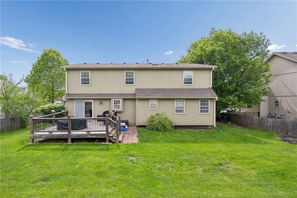 325 SE Canterbury Lane — photo 26