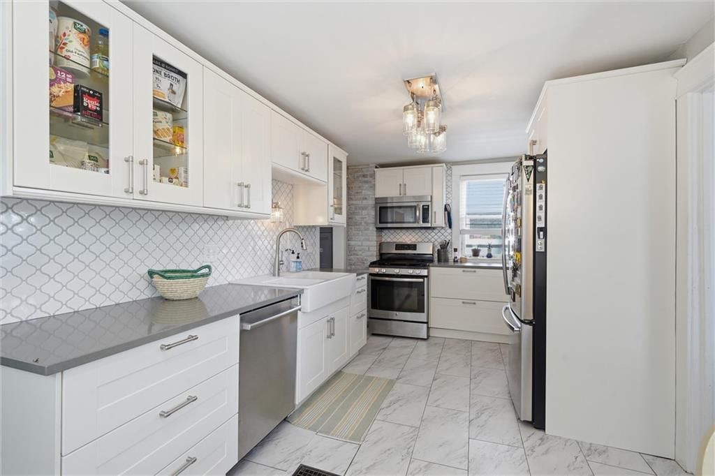 4215 Genessee Street — photo 12