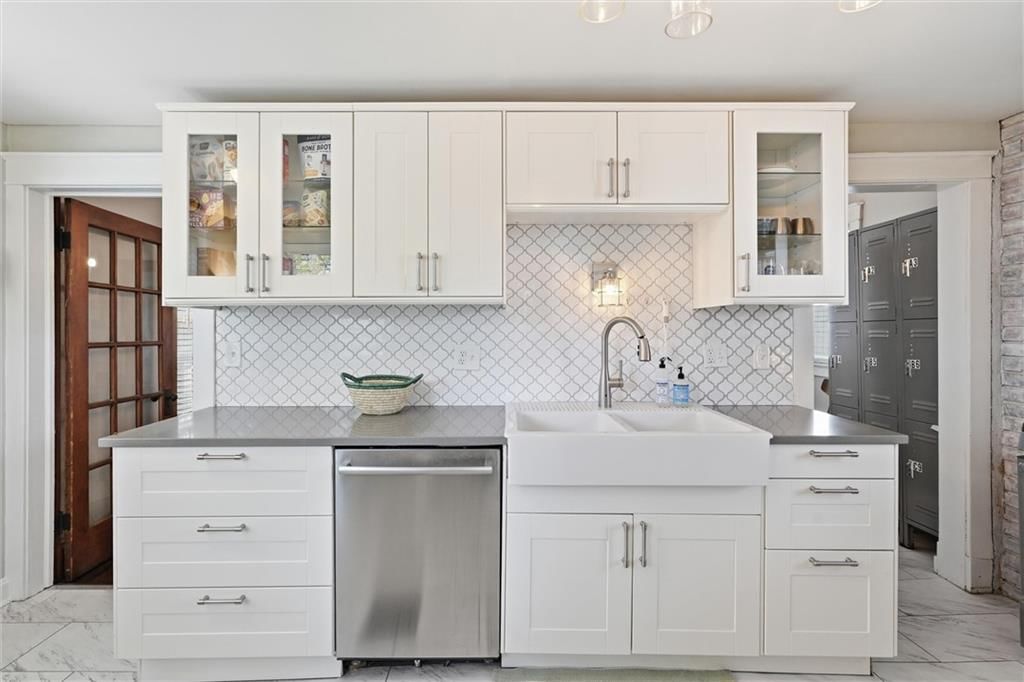 4215 Genessee Street — photo 15