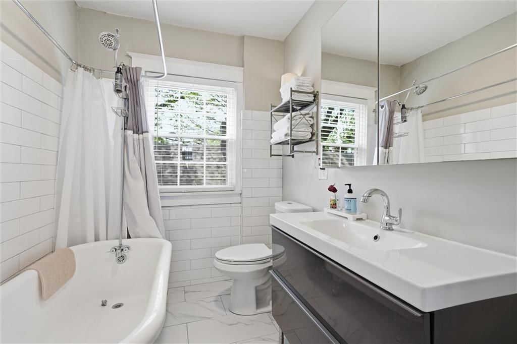 4215 Genessee Street — photo 25