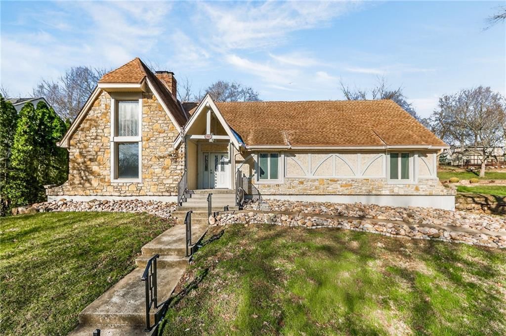 904 Blueberry Lane, Liberty, MO