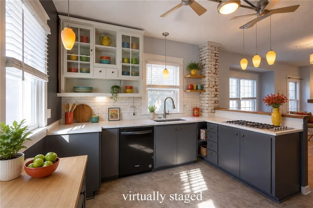 829 W 40 Street — photo 3