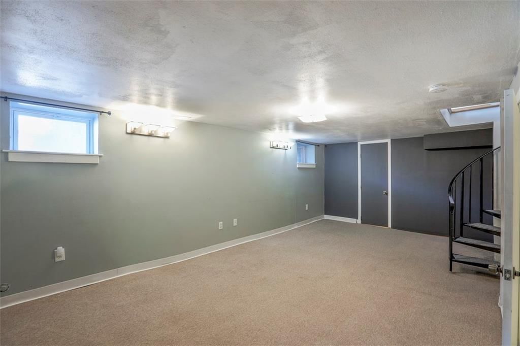 829 W 40 Street — photo 28
