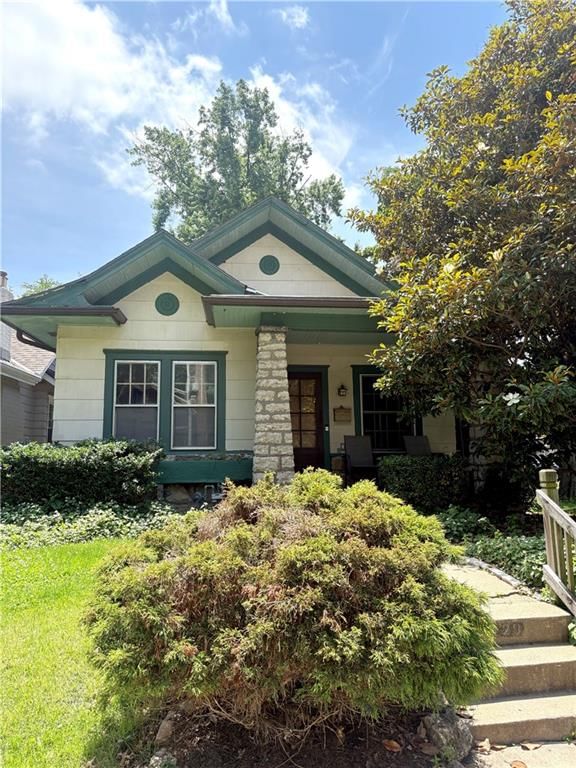 829 W 40 Street — photo 35