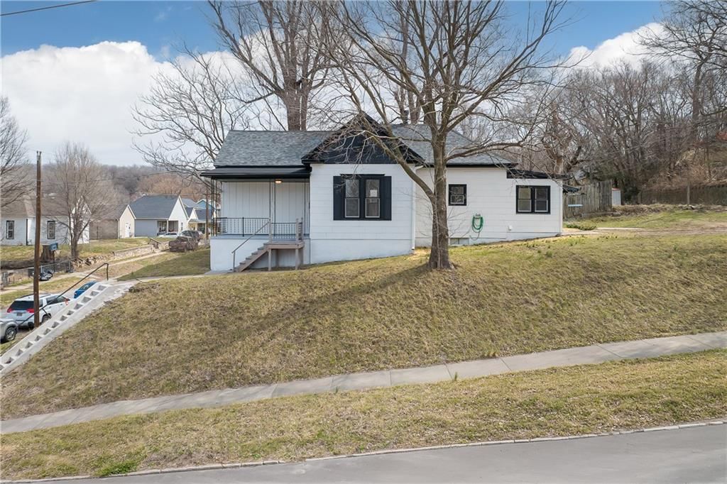 402 Blake Street — photo 15