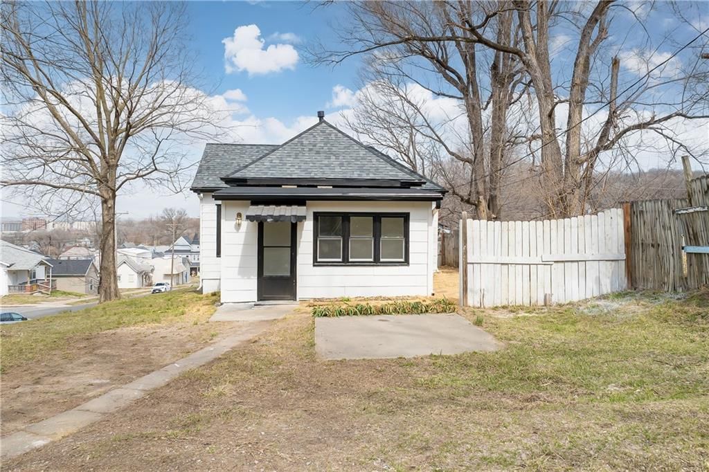 402 Blake Street — photo 17