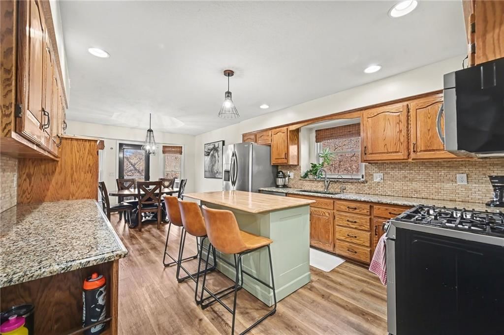 1404 Colony Drive — photo 9