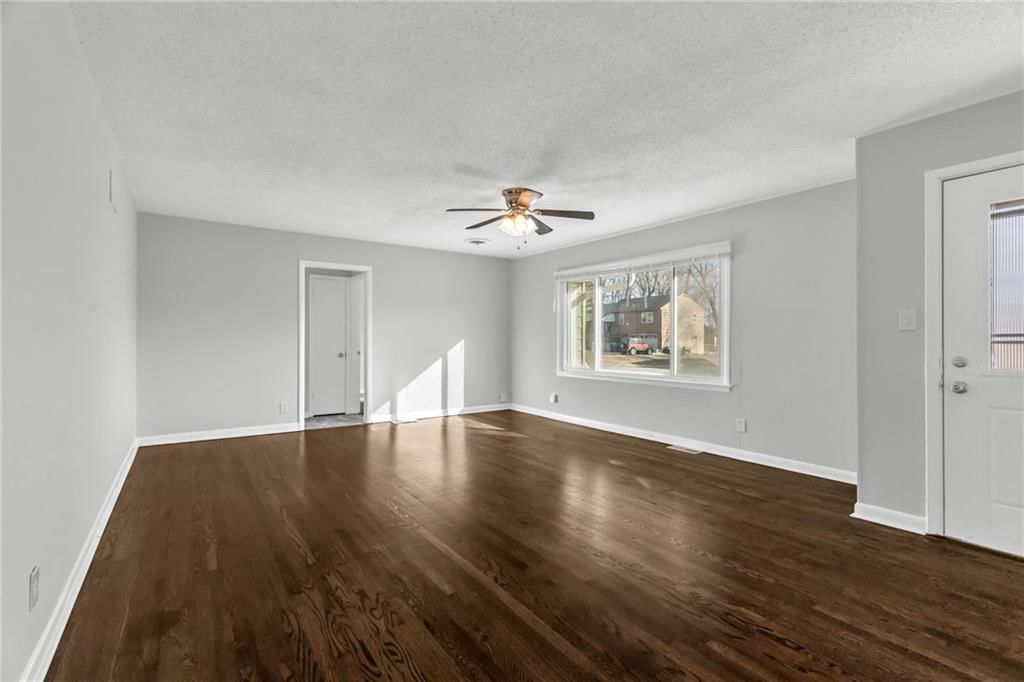 936 HILLSIDE Avenue — photo 5