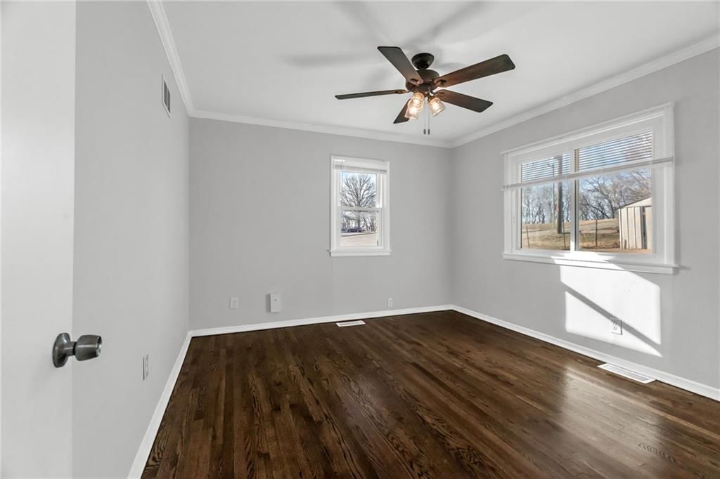 936 HILLSIDE Avenue — photo 11