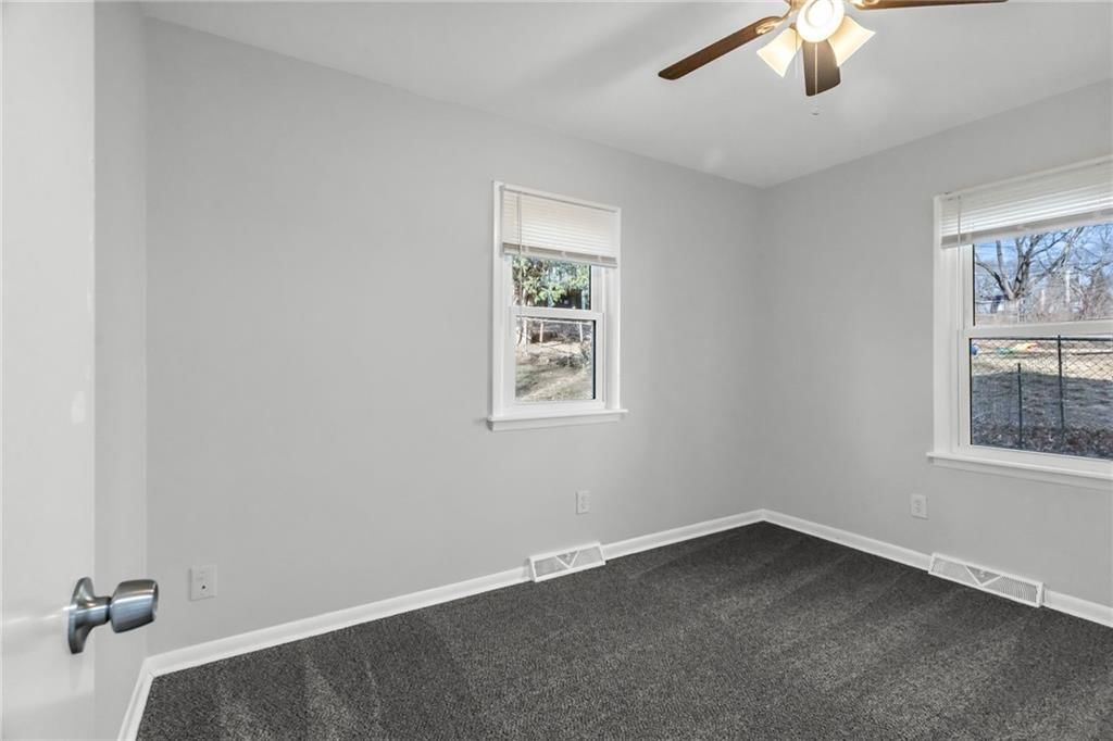 936 HILLSIDE Avenue — photo 17