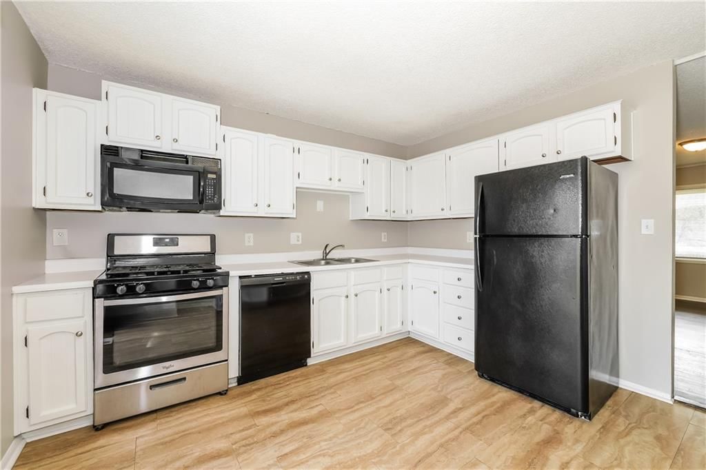 18902 E Arrowhead Drive — photo 6
