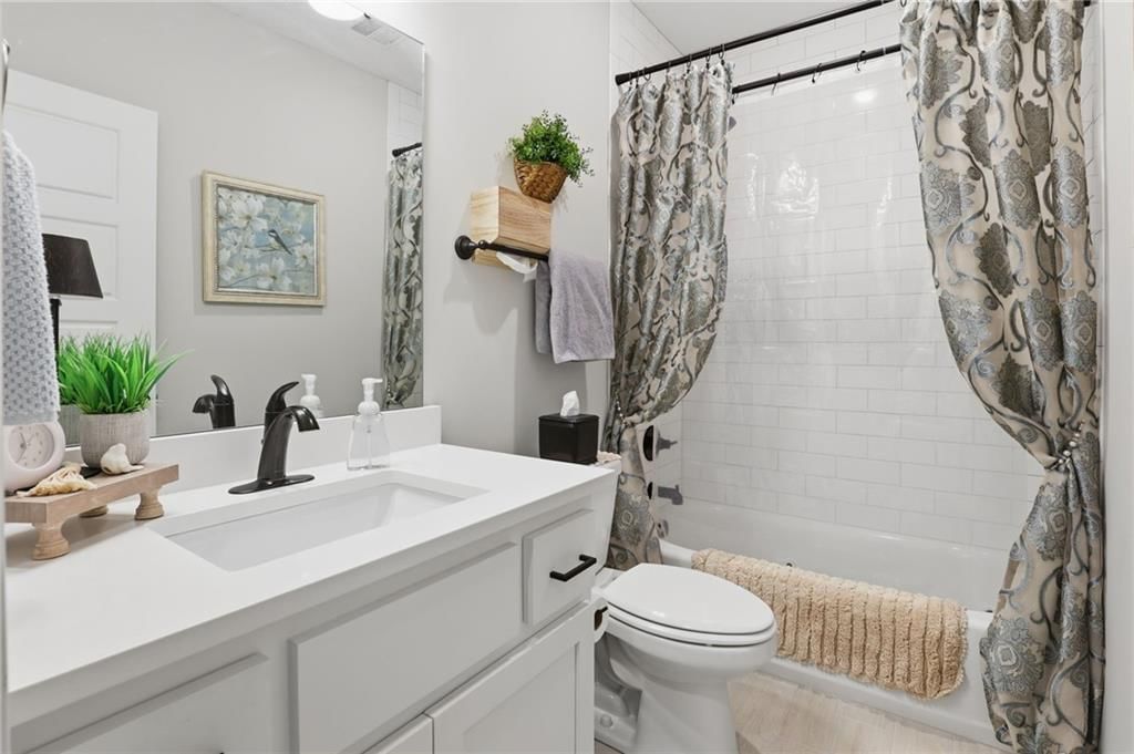10611 N Holly Street — photo 32