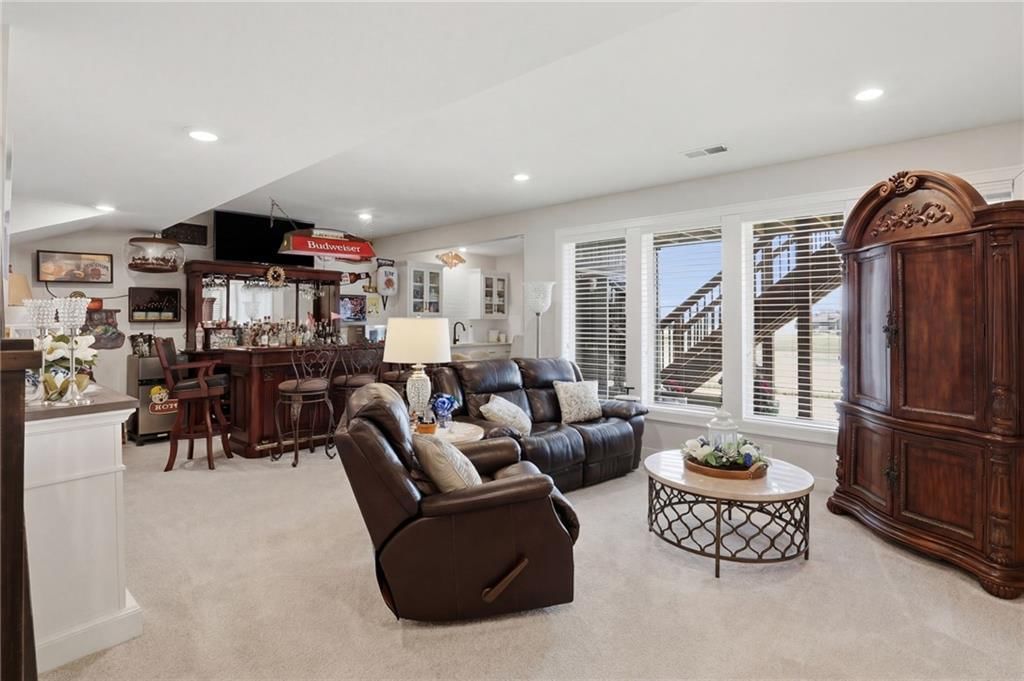 10611 N Holly Street — photo 37