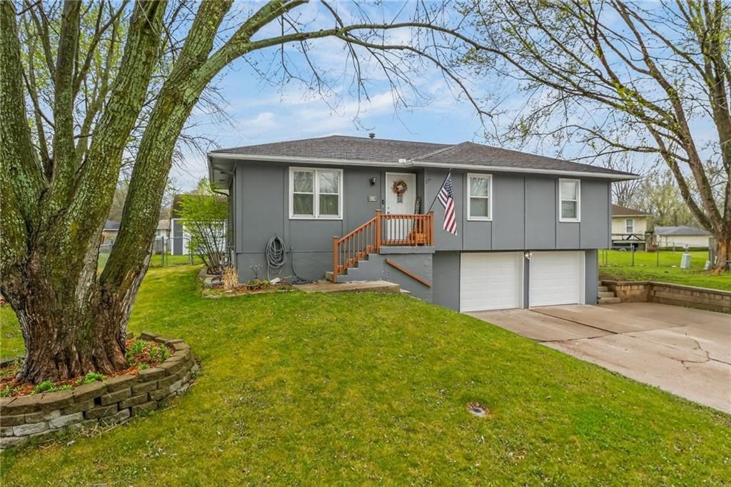 1502 SE Royal Street — photo 2