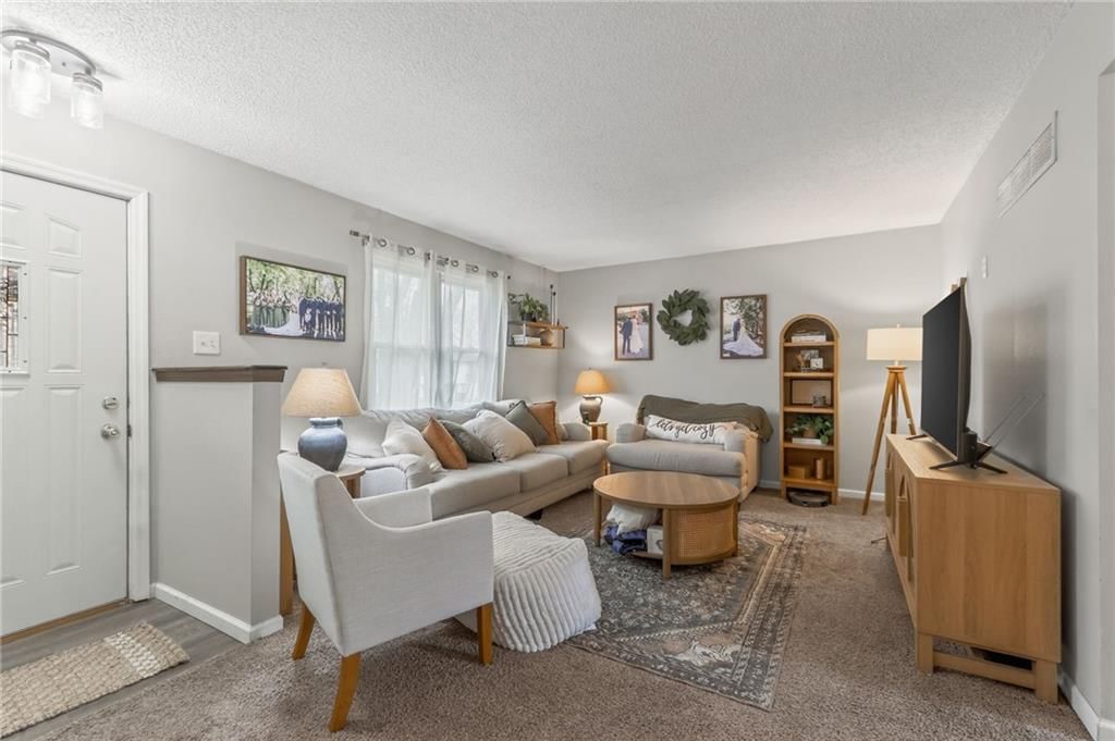 1502 SE Royal Street — photo 4