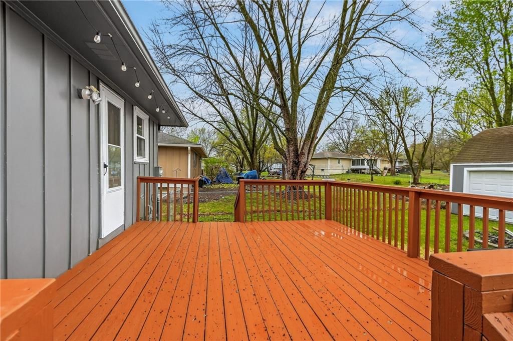 1502 SE Royal Street — photo 23