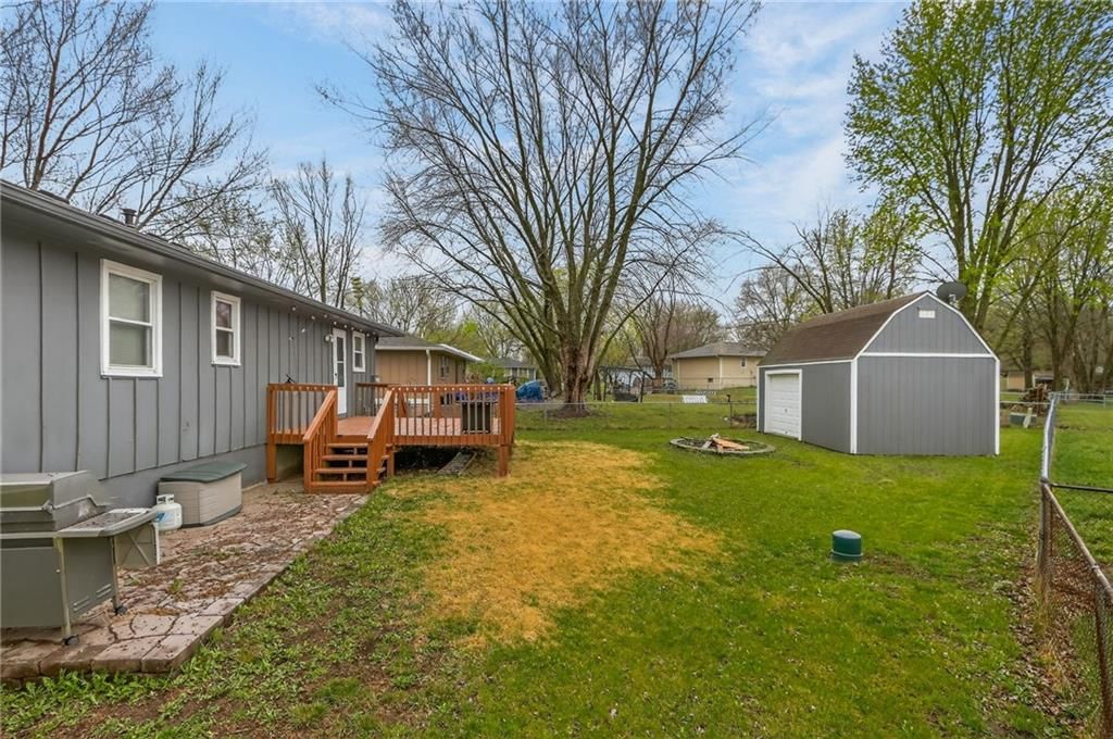 1502 SE Royal Street — photo 25