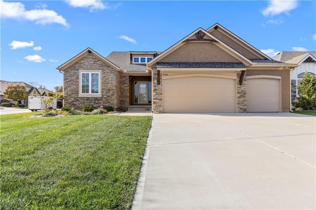 4060 NE Timberlake Court — photo 2