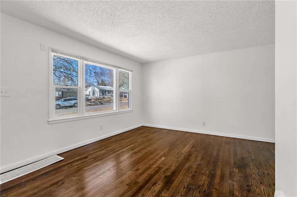8803 Richards Drive — photo 5