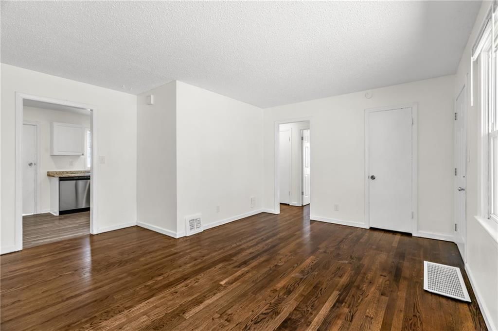 8803 Richards Drive — photo 7