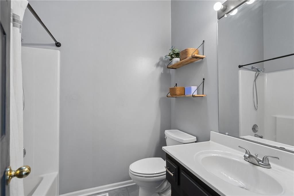 109 E Laredo Trail — photo 16