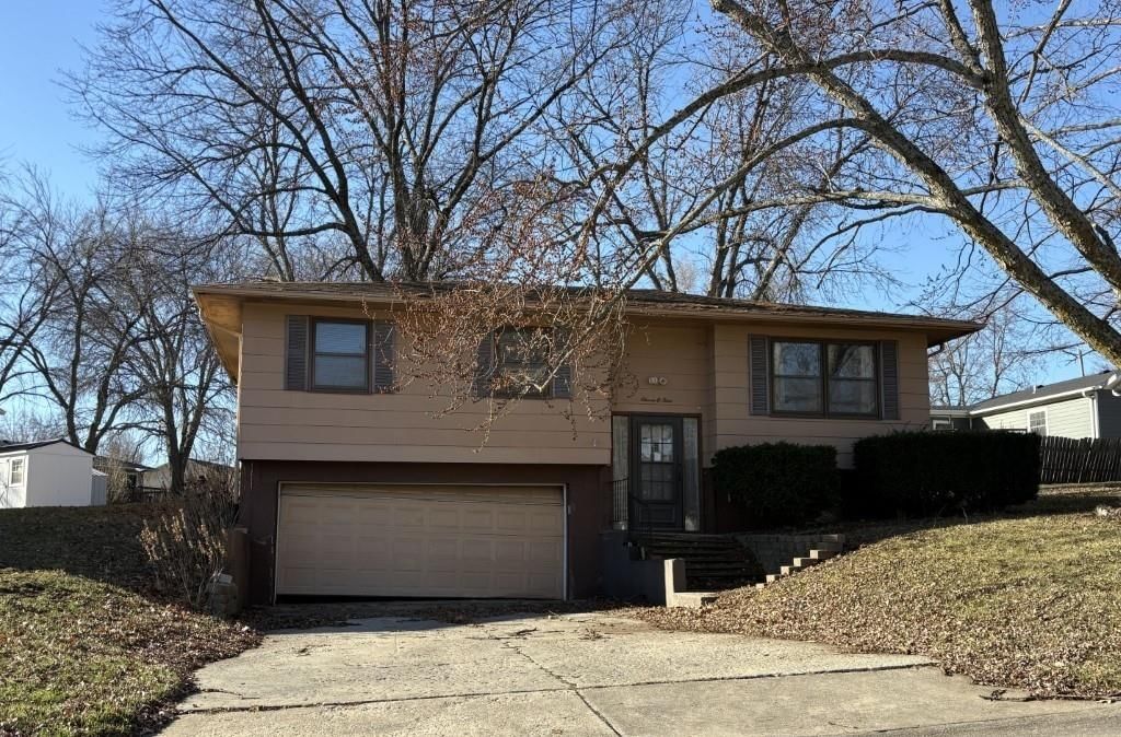 1104 E Halsey Street, Maryville, MO
