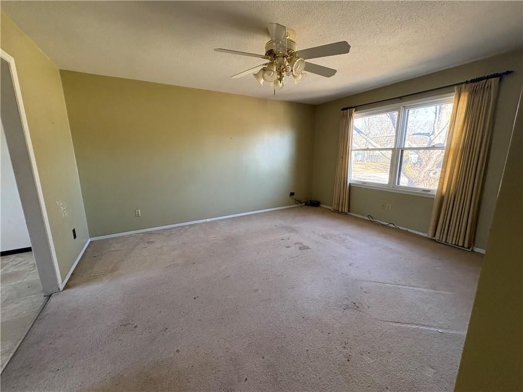 1104 E Halsey Street — photo 5