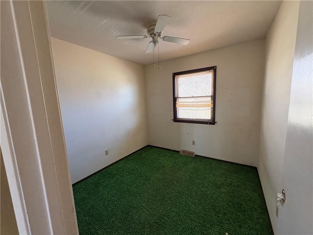 1104 E Halsey Street — photo 7
