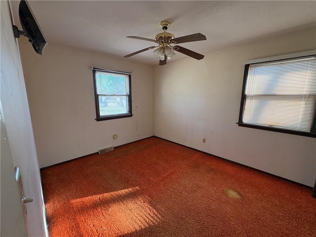 1104 E Halsey Street — photo 8