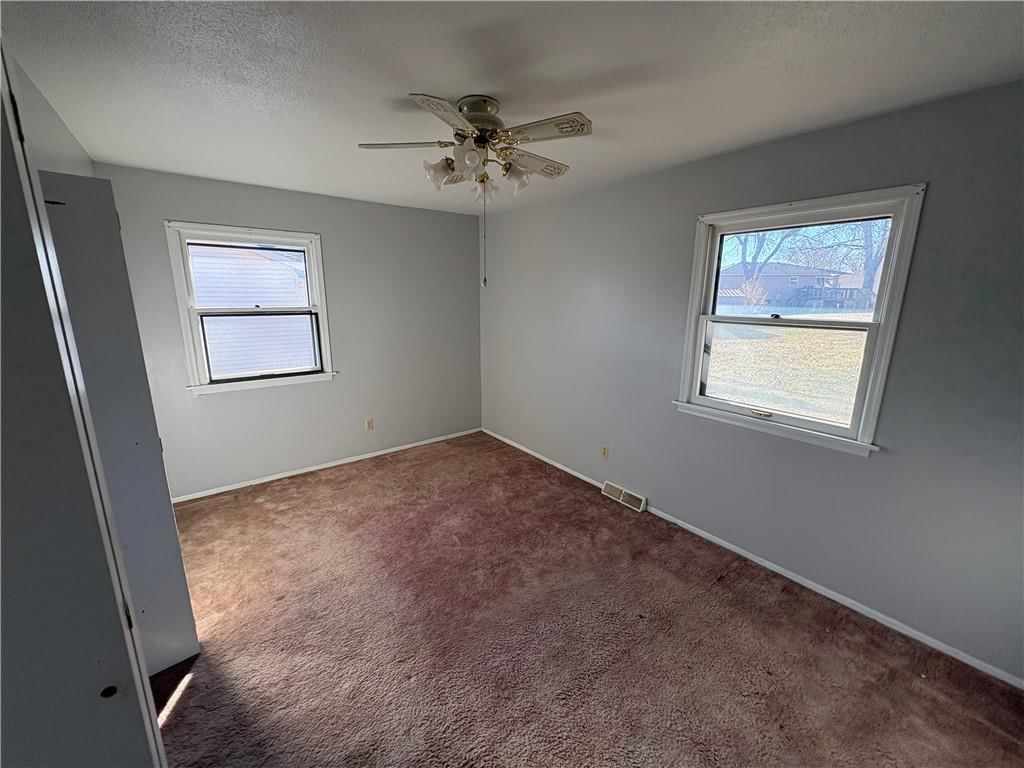 1104 E Halsey Street — photo 9