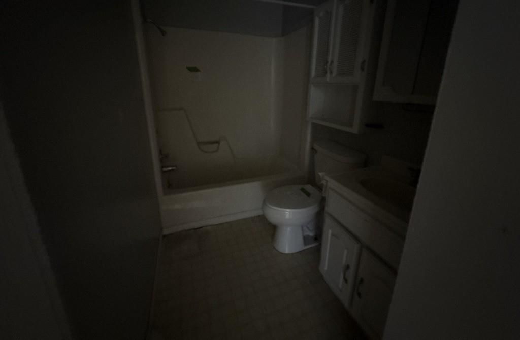 1104 E Halsey Street — photo 10