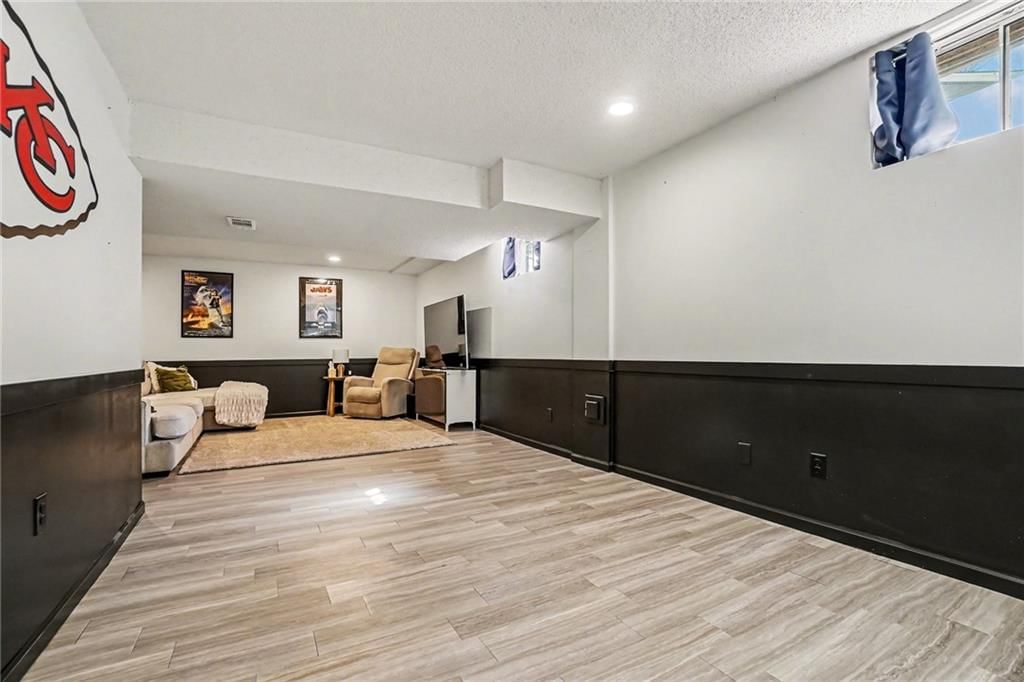 1611 NE 100th Court — photo 33