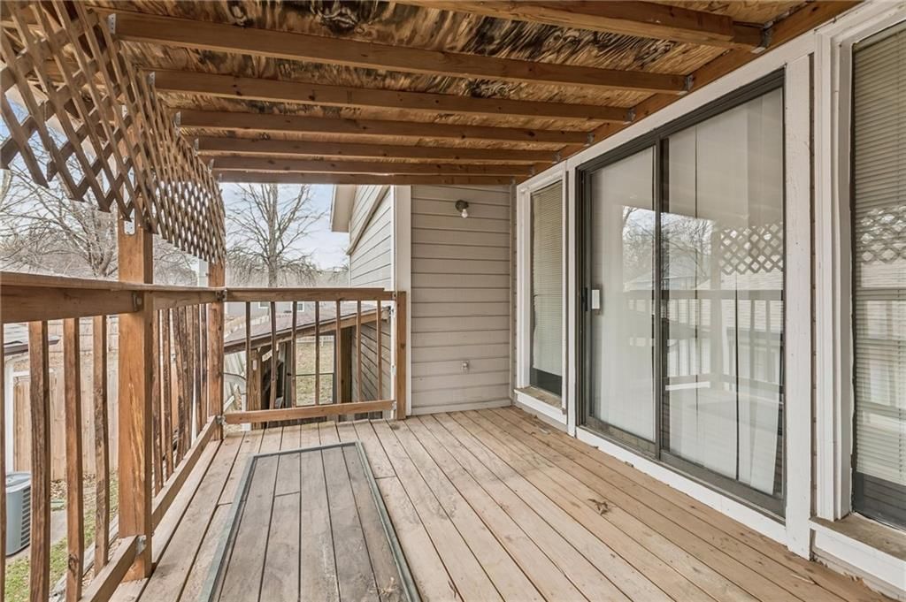 1516 E 123rd Terrace — photo 31