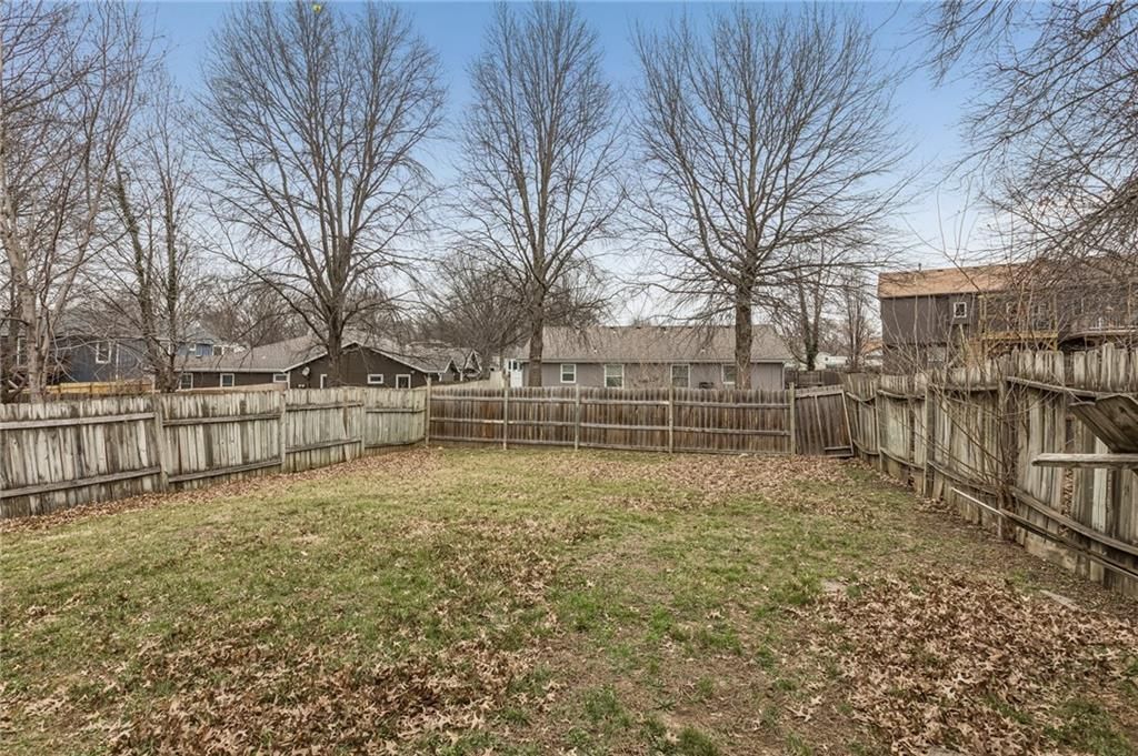 1516 E 123rd Terrace — photo 34