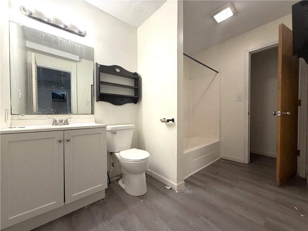 950 E Main Street — photo 10