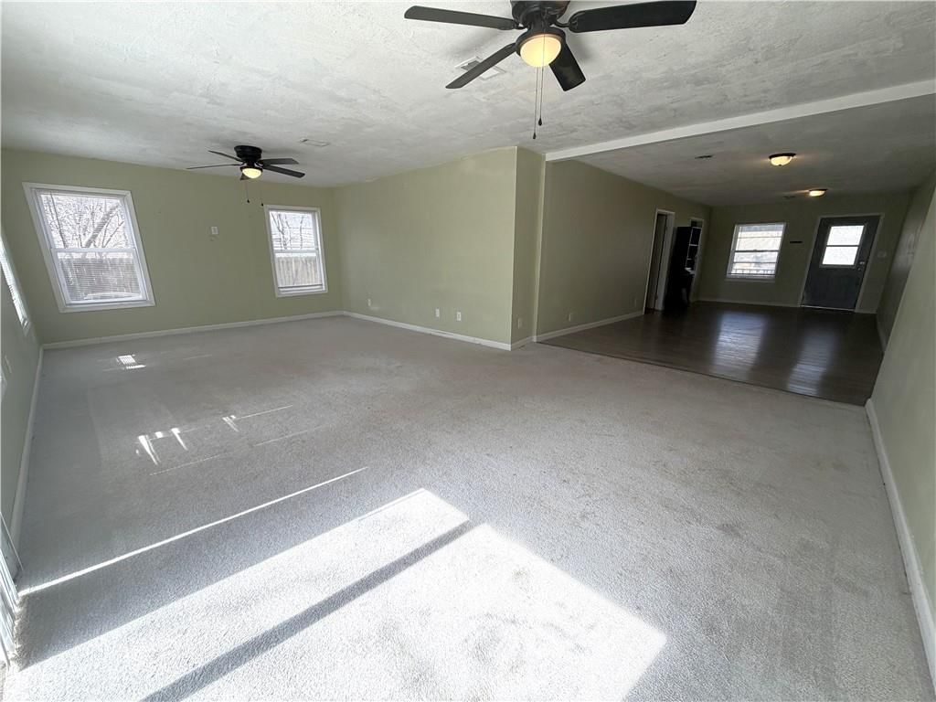 950 E Main Street — photo 17