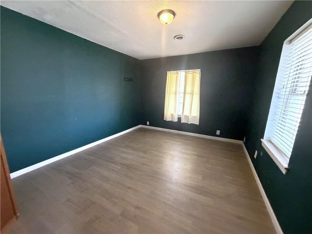 950 E Main Street — photo 30