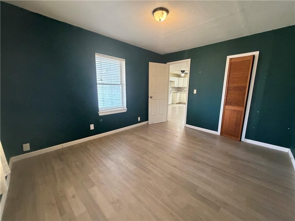950 E Main Street — photo 31