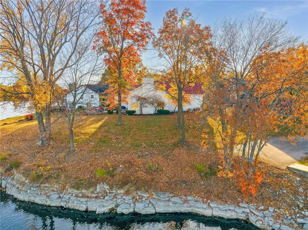 102 NW Hackberry Street — photo 46