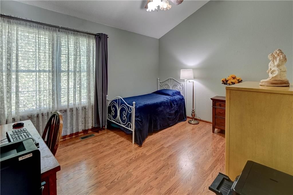 816 E Whitney Street — photo 10