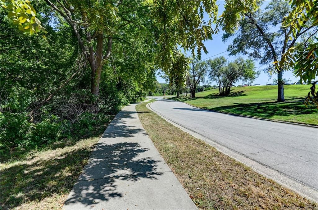 816 E Whitney Street — photo 24