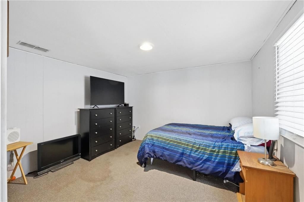 328 Walnut Avenue — photo 8